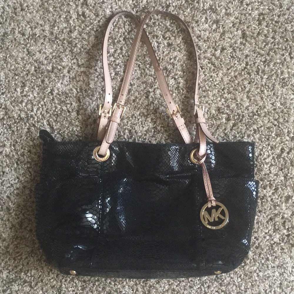 Micheal Kors snakeskin tote/ shoulder bag